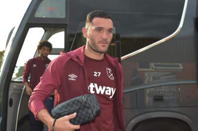 Lucas Pérez, a la llegada al estadio del West Ham (Foto: WHUFC).