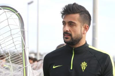 Álex Pérez durante una sesión de entrenamiento en Mareo (Foto: Luis Manso).