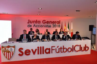 Junta de accionistas del Sevilla 2018. (Foto: Kiko Hurtado).