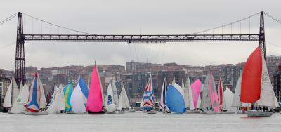La tradicional Regata del Gallo es uno de los referentes del deporte vizcaíno durante esta época del año.