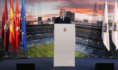 Florentino, en un acto.