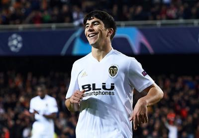 Carlos Soler tras anotar el 1-0 ante el Manchester. (Foto: UEFA)