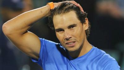 Rafa Nadal se lamenta durante un partido.