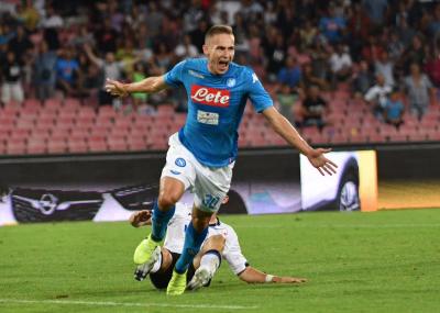 Marko Rog celebra un gol con el Nápoles.