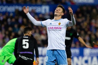 Marc Gual, jugando con el Zaragoza en La Romareda (Foto: Daniel Marzo).