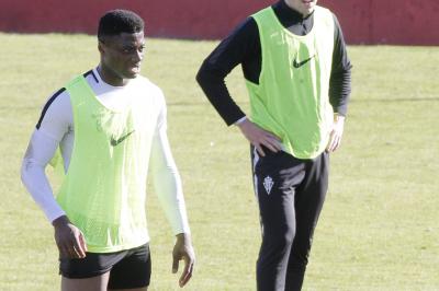 Neftali Manzambi durante un entrenamiento en Mareo (Foto: Luis Manso).