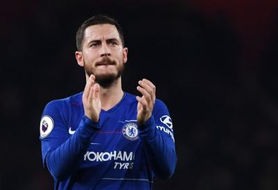Hazard aplaude a su afición tras un partido del Chelsea. 