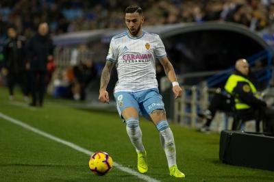 Álvaro Vázquez en el encuentro frente al Real Oviedo en La Romareda (Foto: Daniel Marzo).