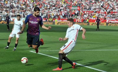Luis Suárez, ante el Sevilla (Foto: Kiko Hurtado).