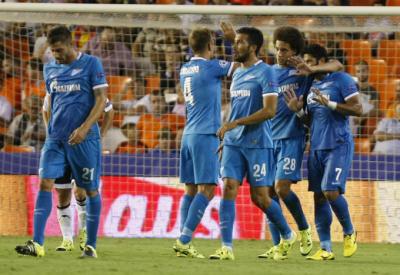 El Zenit celebra un gol en Mestalla (Foto: David González).