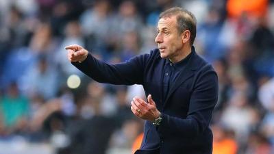 El técnico turco ha sido vinculado con el Sevilla,