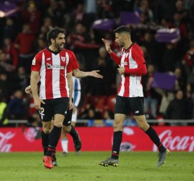 Raúl García celebra con Kenan Kodro tras marcar ante el Espanyol (Foto: EFE).