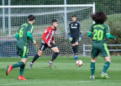Unai Núñez, con Remiro al fondo, en el amistoso de hace un año en Lezama (Foto: Athletic Club).