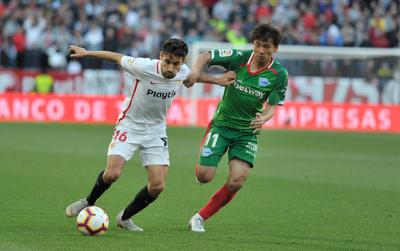 Jesús Navas, ante el Alavés (Foto: Kiko Hurtado).