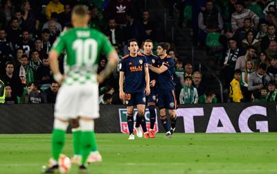 El primer gol de Guedes al Betis (Foto: Kiko Hurtado).