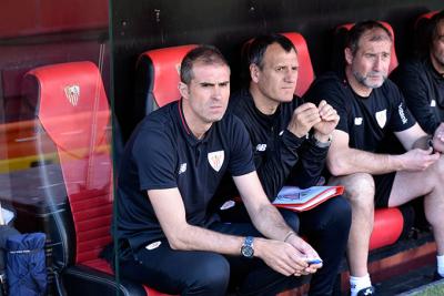 Garitano, Ferreira e Iru en el banquillo del Sánchez Pizjuán.
