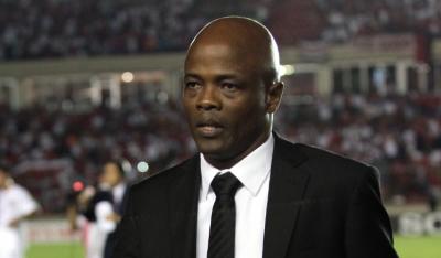 El seleccionador panameño Julio César Dely Valdés, rival de Euskal Selekzioa.