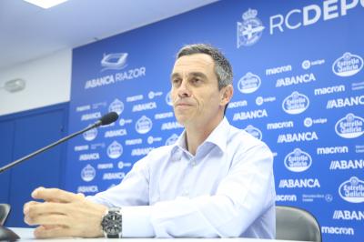 Carmelo del Pozo, en la sala de prensa de Riazor (Foto: Iris Miquel).