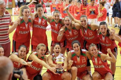 El equipo de Euskadi femenino de basket vencedor en Barakaldo (Fotos: EDU DF/Blackswan). 