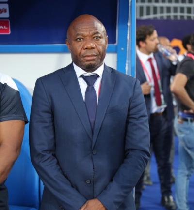 Emmanuel Amunike, en el banquillo de la selección de Tanzania.