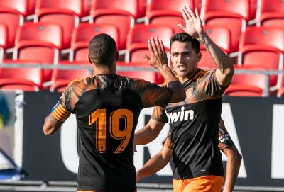 Maxi Gómez celebra su primer gol. (Foto: Valencia CF)