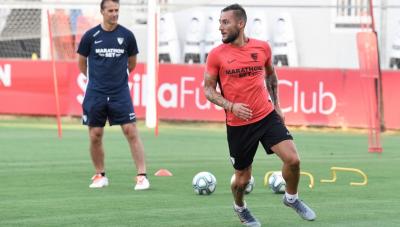 Gudelj, en su primer entrenamiento (Foto: Sevilla FC).