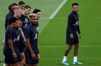 Neymar, durante una sesión de entrenamiento (Foto: EFE).