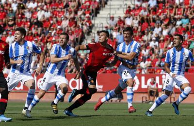 Robin Le Normand intenta evitar un remate del Mallorca hace dos temporadas (Foto: LaLiga).