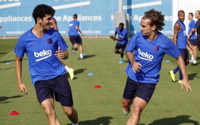 Aleñá y Griezmann, durante un entrenamiento. 