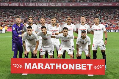 Once de Sevilla en un partido de esta campaña (Foto: Kiko Hurtado).