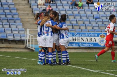 El Sporting celebra el gol de Irene Rodríguez ante el Sevilla (Sporting Club de Huelva).