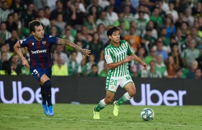Diego Lainez, ante el Levante (Foto: Kiko Hurtado).