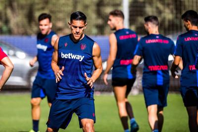 Duarte durante el entrenamiento (Foto: Levante)