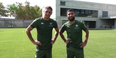 Joaquín y Fekir, en su reto de las porterías. (Foto: RBB).