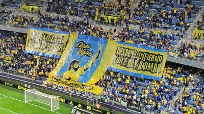 El homenaje a Baguetina en el Cádiz-Las Palmas.