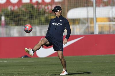 Julen Lopetegui, en el entrenamiento de este viernes (Foto: Kiko Hurtado).