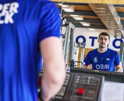Iker Casillas entrena de cara a su regreso al fútbol (@IkerCasillas).