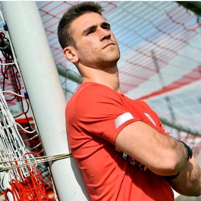 Unai Simón baja en la portería del Athletic Club por paperas.