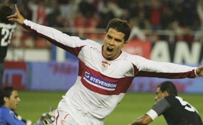 Javier Saviola con la camiseta del Sevilla.