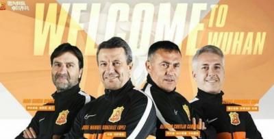 Jose González, entrenador del Wuhan Fall.