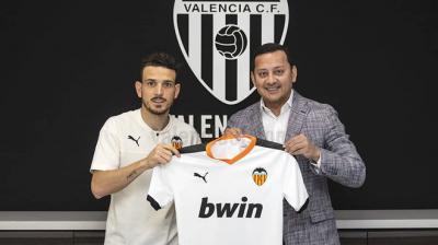 Valencia la camiseta oficial mas surrealista campeon Copa 2022
