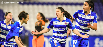 Las jugadores del Dépor celebran uno de los goles al Valencia (Foto: RCD).