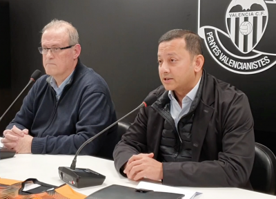 Murthy, en un acto con las peñas del Valencia.