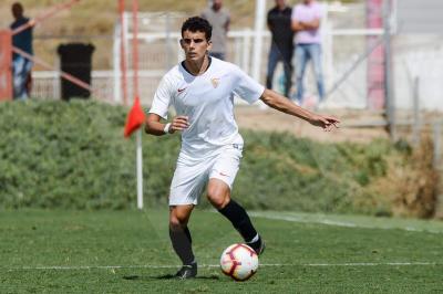 Pablo Pérez, jugando con el Juvenil del Sevilla FC.