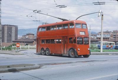 El trolebús y el Azulito, imágenes de un Bilbao histórico.