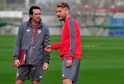 Ciro Immobile y Unai Emery, en un entrenamiento del Sevilla (Foto: Kiko Hurtado).