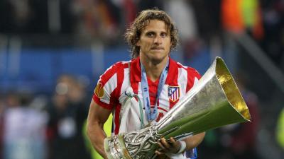Forlán, con la Europa League de 2010.
