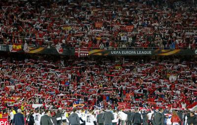 Afición del Sevilla en Basilea.