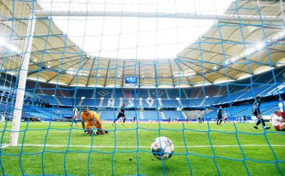 Gol del Sandhausen al Hamburgo.