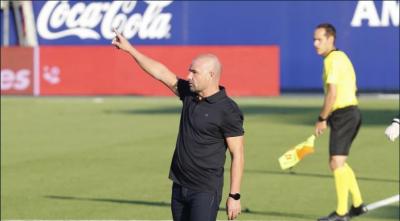 Paco López en un partido con el Levante UD. ed